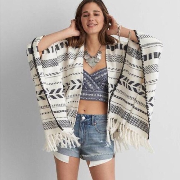 American Eagle Outfitters Sweaters - 𝅺AMERICAN Eagle Southwestern bohemian style poncho